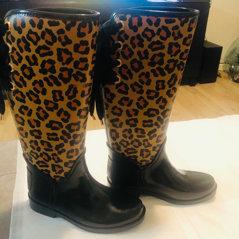 tristee rain boots